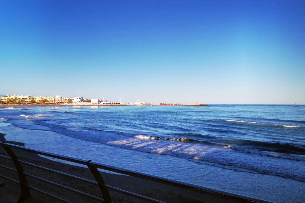 Beautiful Sea Views Cozy Apartment 350 M From Beach เบนัลมาเดนา ภายนอก รูปภาพ