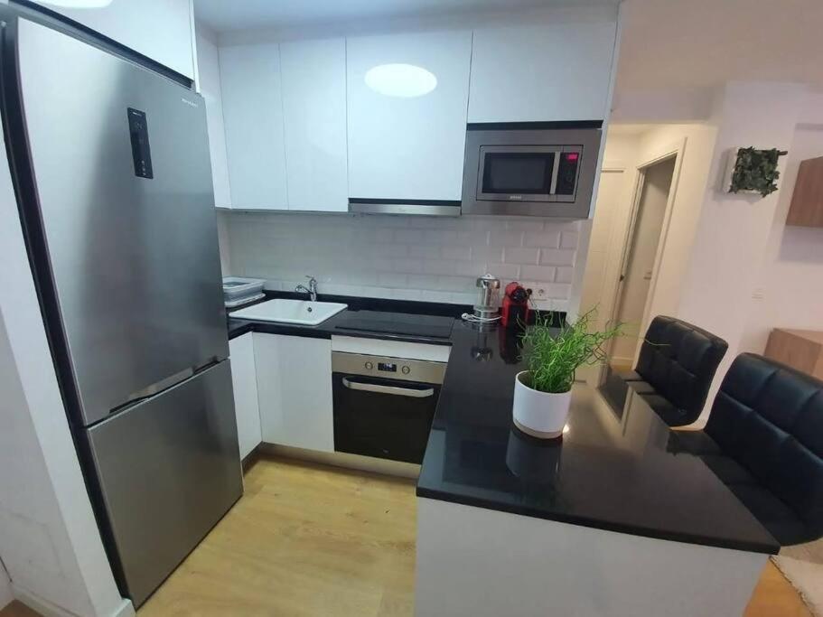 Beautiful Sea Views Cozy Apartment 350 M From Beach เบนัลมาเดนา ภายนอก รูปภาพ